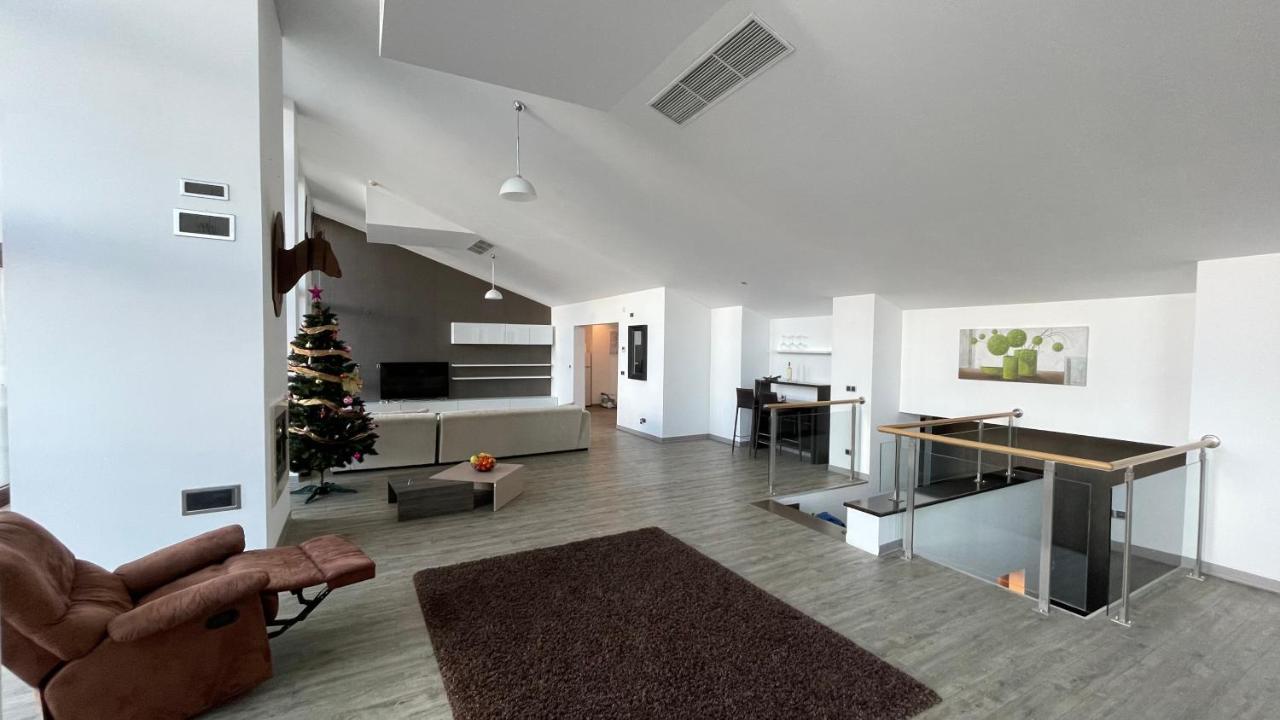 Ted Penthouse Silver Mountain *